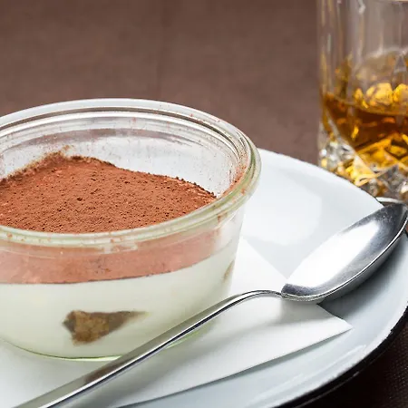 Orso Bruno فندق Carate Urio